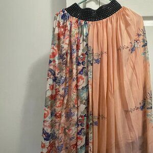 Maxi Floral skirt / Size: Medium